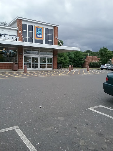 Supermarket «ALDI», reviews and photos, 238 Boston Post Rd, Milford, CT 06460, USA
