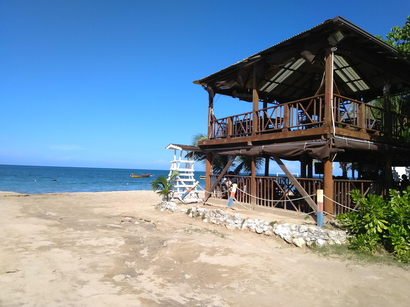 Φωτογραφία του Salem beach με ευρύχωρη ακτή