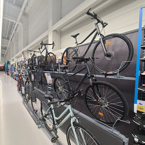 Opinii despre Decathlon Frýdek-Místek în Frýdek-Místek - Prodejna sportovních potřeb