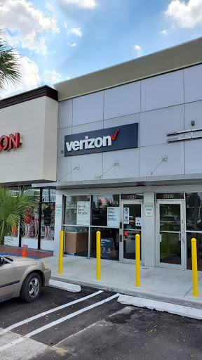 Verizon Wireless - Your Wireless, 9890 SW 40th St, Miami, FL 33165, USA, 