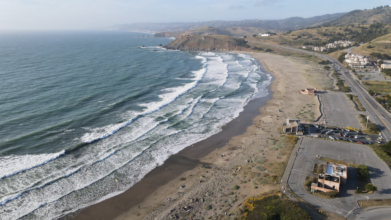 Foto von Pacifica Beach annehmlichkeitenbereich