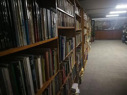Biblioteca María de los Ángeles Cervantes Campechano
