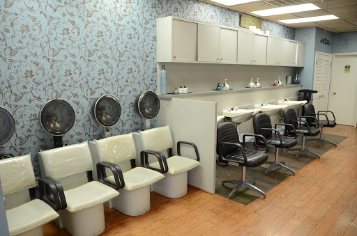 Beauty Salon «Scissor Hands Salon», reviews and photos, 10822 S Cicero Ave, Oak Lawn, IL 60453, USA