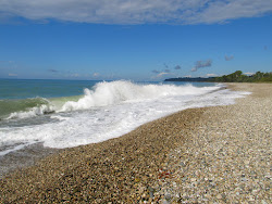 Fotografie cu Leon beach amplasat într-o zonă naturală