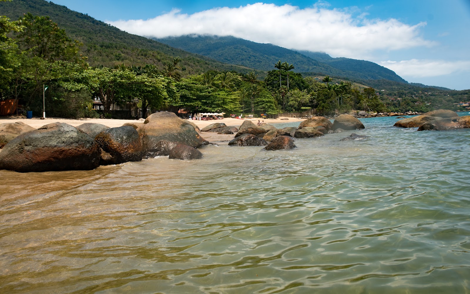 Foto von Praia do Viana mit türkisfarbenes wasser Oberfläche