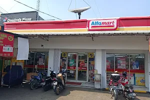 Alfamart Pertigaan Pasir Kuda image