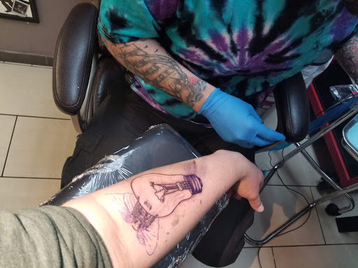 Tattoo Shop «Illuminati Tattoo Parlor», reviews and photos, 10214 SE Mill Plain Blvd Suite B, Vancouver, WA 98664, USA