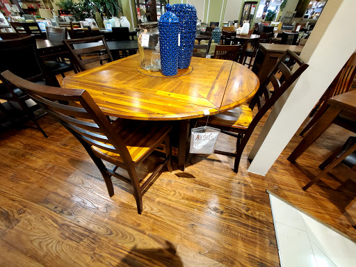 Furniture Store «Marlo Furniture», reviews and photos, 5650 General Washington Dr, Alexandria, VA 22312, USA