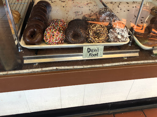 Dessert Shop «Gilroy Donut House», reviews and photos, 703 1st St, Gilroy, CA 95020, USA
