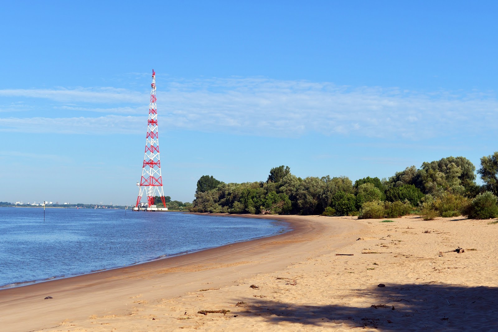 Fotografie cu Hetlinger Schanze Strand cu nivelul de curățenie înalt