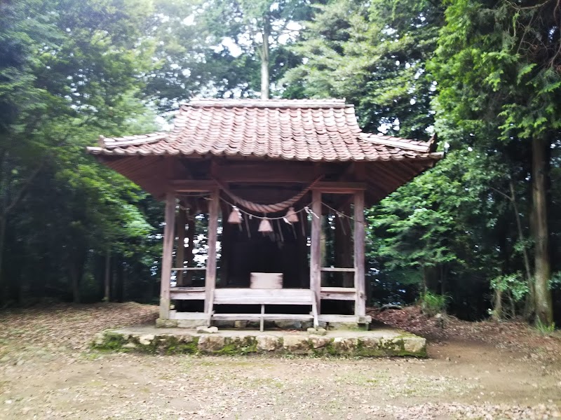 日裏山神社