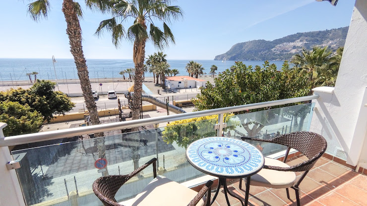 Photo Apartamento turístico Acera del Mar apartamentos turísticos 18697 La Herradura