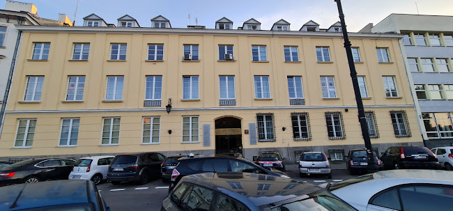 Podwale 17, 00-252 Warszawa