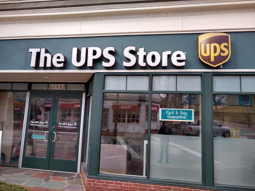 Shipping and Mailing Service «The UPS Store», reviews and photos, 1337 Massachusetts Ave, Arlington, MA 02476, USA