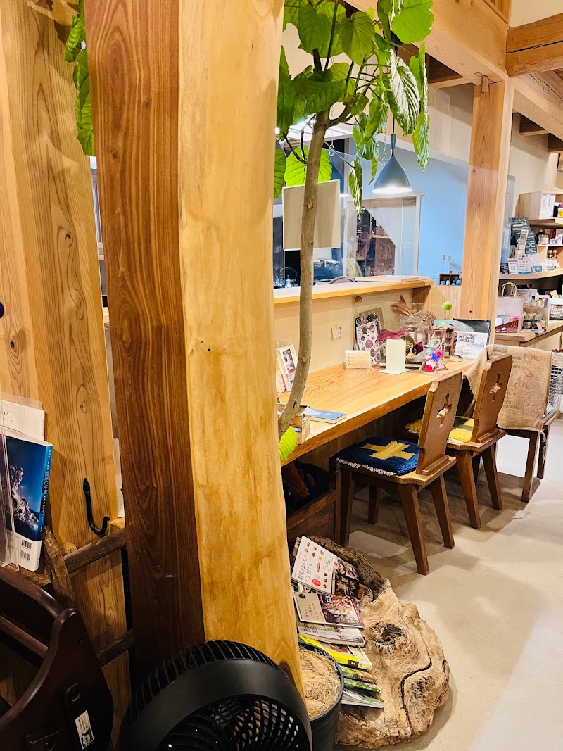 つぐみ Books & Coffee