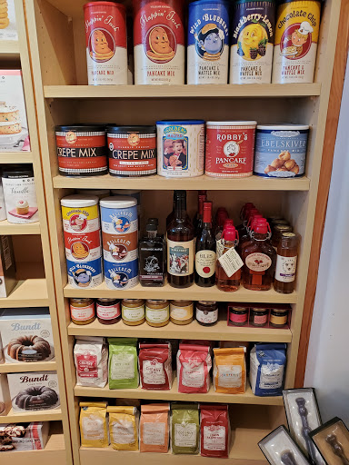 Kitchen Supply Store «Williams-Sonoma», reviews and photos, 13499 S Cleveland Ave #157, Fort Myers, FL 33907, USA