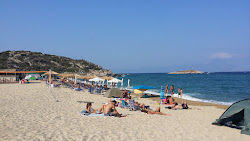 Photo de Kriaritsi Beach zone des équipements