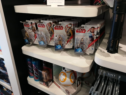 Toy Store «Disney Store», reviews and photos, 18521 Outlet Blvd, Chesterfield, MO 63005, USA