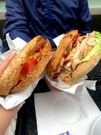 Sandwich au poulet du Restaurant Bagel Baget Café à Paris - n°11
