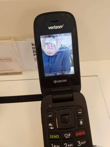 Cell Phone Store «Verizon», reviews and photos, 1937 Scenic Hwy S, Snellville, GA 30078, USA