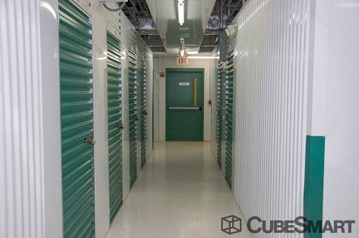 Self-Storage Facility «CubeSmart Self Storage», reviews and photos, 95 Woodfield Rd, West Hempstead, NY 11552, USA