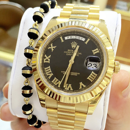 Watch Store «Diamond Club Jewelry Store Miami, Used Rolex Watches Miami», reviews and photos, 36 NE 1st St #154, Miami, FL 33132, USA