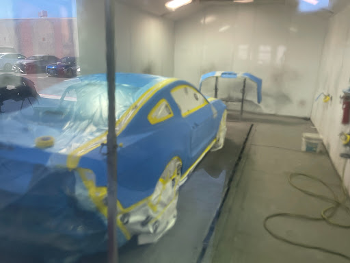 White Oaks Auto Body image