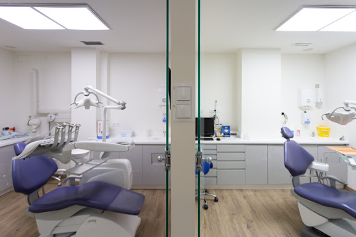 Centro de Especialidades Dentales Gurpegui SL en San Adrián, Pamplona