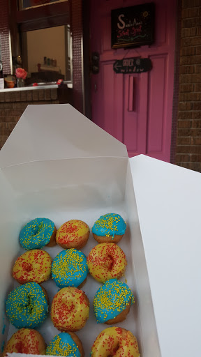 Donut Shop «Downtown Donuts», reviews and photos, 307 W 3rd St, Santa Ana, CA 92701, USA