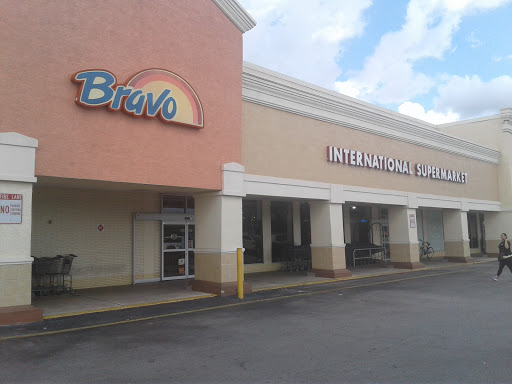 Grocery Store «Bravo Supermarkets», reviews and photos, 2668 Tamiami Trail E, Naples, FL 34112, USA