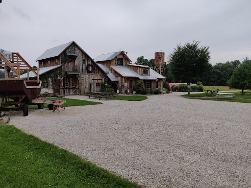 Winery «Cedar Creek Winery & Brew Co.», reviews and photos, 3820 Leonard Rd, Martinsville, IN 46151, USA