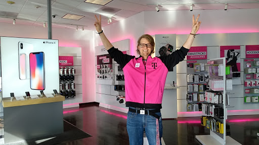 Cell Phone Store «T-Mobile», reviews and photos, 20804 Bothell Everett Hwy, Bothell, WA 98021, USA