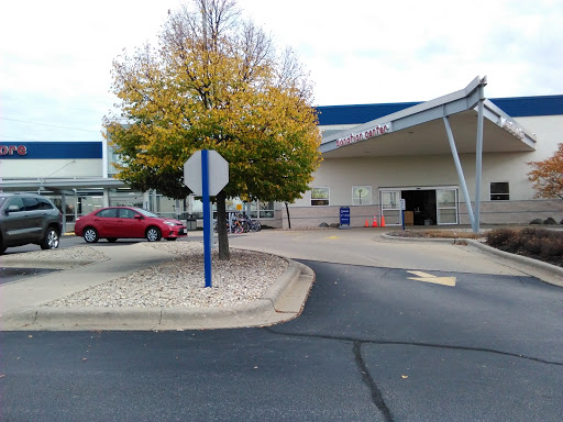 Thrift Store «Goodwill Store and Donation Center - Madison East», reviews and photos, 2127 E Springs Dr, Madison, WI 53704, USA