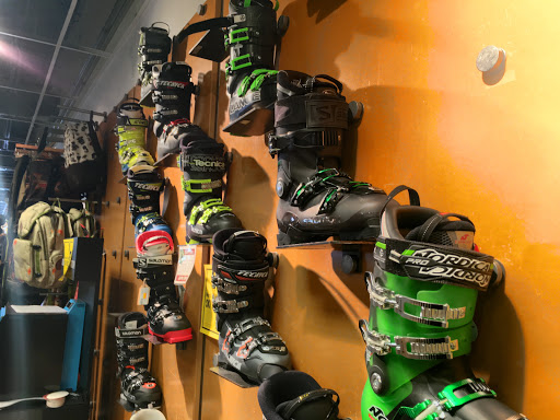 Outdoor Sports Store «Alpine Shop - Kirkwood, MO», reviews and photos, 440 N Kirkwood Rd, Kirkwood, MO 63122, USA