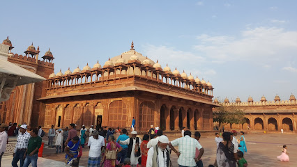 Parking For Fatehpur Sikri Fort