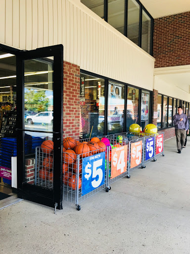 Variety Store «Five Below», reviews and photos, 3632 Concord Pike, Wilmington, DE 19803, USA