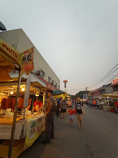Pasar Malam Jalan Hujan Emas O.U.G.