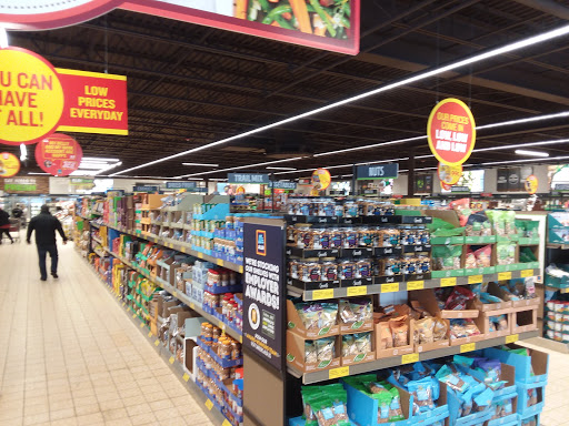 Supermarket «ALDI», reviews and photos, 700 Roosevelt Rd, Glen Ellyn, IL 60137, USA