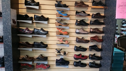Shoe Store «Wide Shoes Only», reviews and photos, 203 Airport Way, Renton, WA 98057, USA