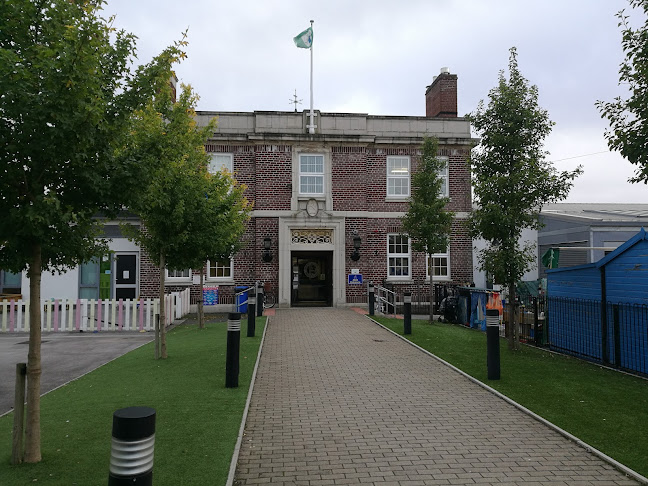 Reviews of Bewsey Lodge Primary School in Warrington - School