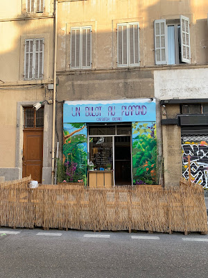 Un Bulot au Plafond à Marseille