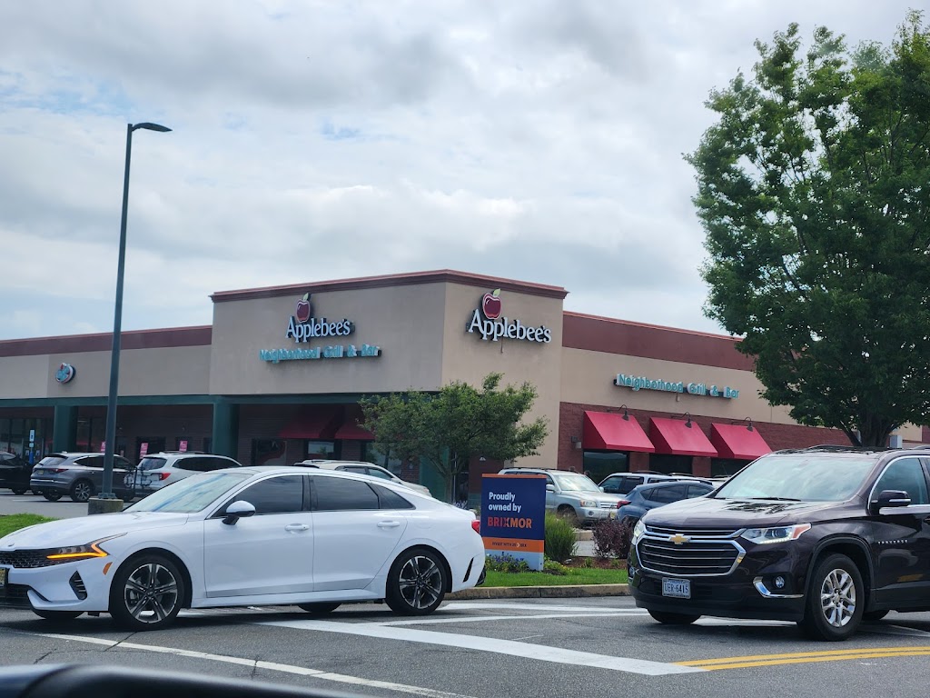 Applebee's Grill + Bar 08244