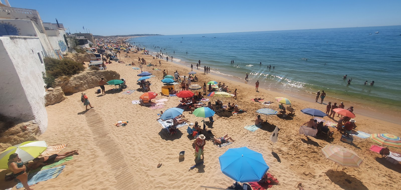 Foto de Praia de Alvor área de servicios