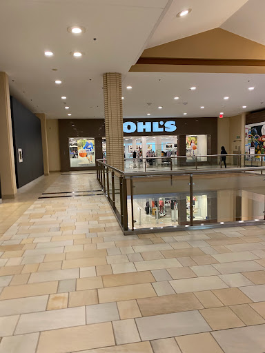 Shopping Mall «Newport Centre», reviews and photos, 30 Mall Dr W, Jersey City, NJ 07310, USA