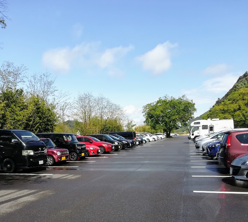 岐阜公園 第3駐車場 岐阜県岐阜市鏡岩 無料駐車場 駐車場 グルコミ