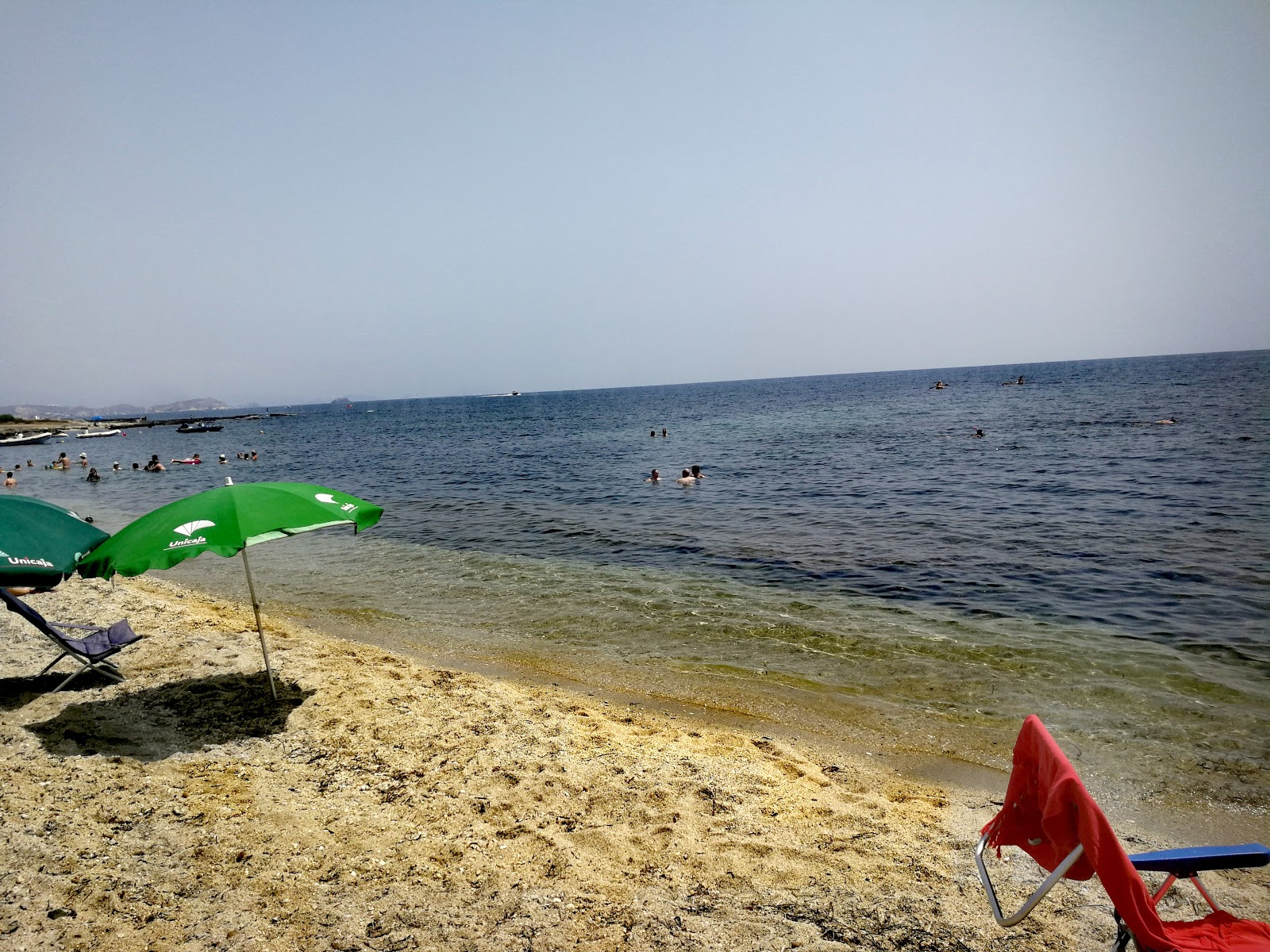 Foto van Playa el Calon met blauw water oppervlakte