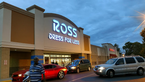 Shopping Mall «Washington Square Mall.», reviews and photos, 4849 W North Ave, Chicago, IL 60639, USA