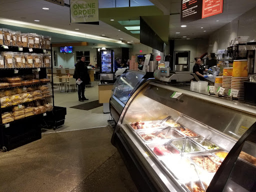 Grocery Store «Gateway Market», reviews and photos, 2002 Woodland Ave, Des Moines, IA 50312, USA