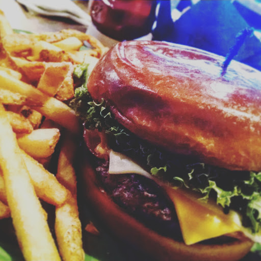 Restaurant «James Street Inn Restaurant & Catering», reviews and photos, 255 James St, Holland, MI 49424, USA