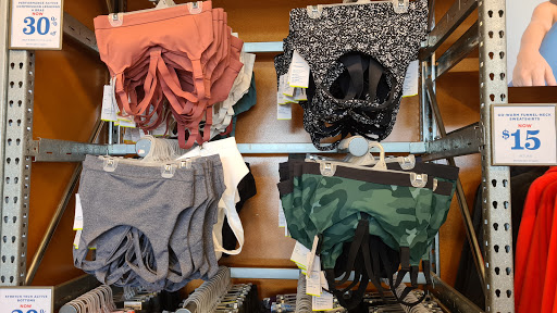 Clothing Store «Old Navy», reviews and photos, 3885 NE 163rd St, North Miami Beach, FL 33160, USA